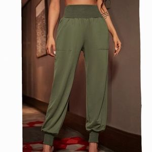 High Waist Slant Pocket Olive‎ Green Jogger Style Pants Size M